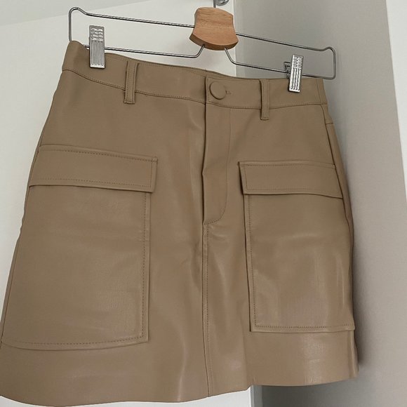 Zara beige faux-leather skirt, size XS (US 2) - Picture 5 of 9